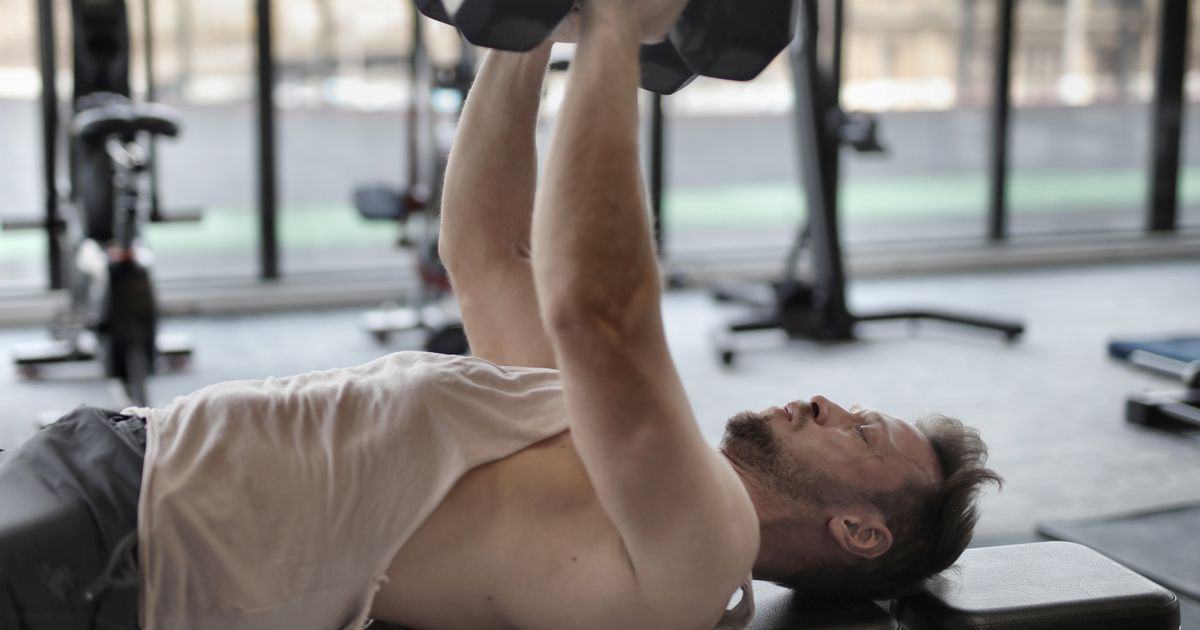 How to Do Skull Crushers: Form, Bar Path, and Elbow Pain