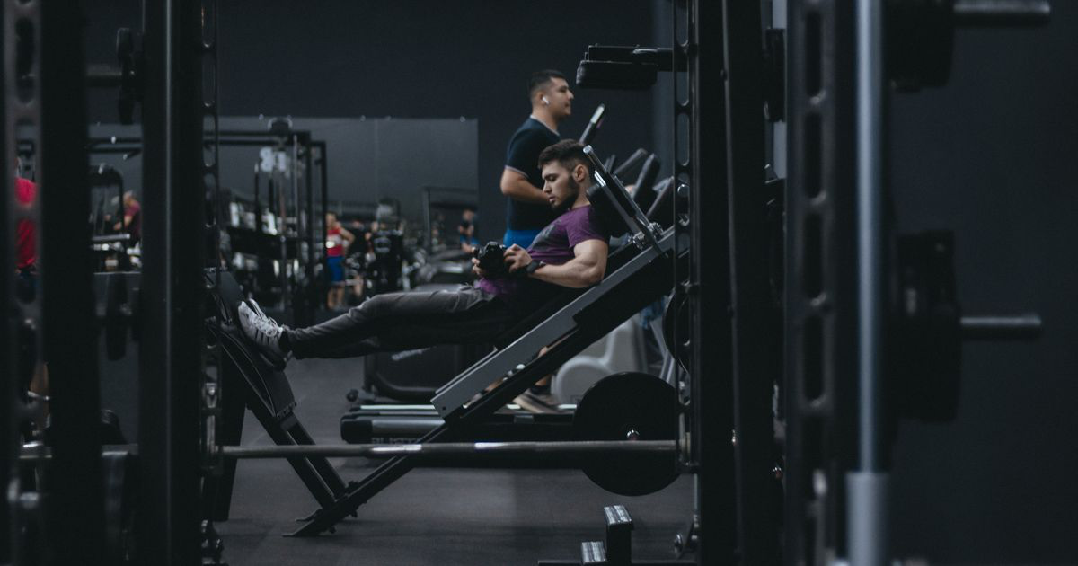 How to Hack Squat: Form, Foot Placement and Muscles Worked