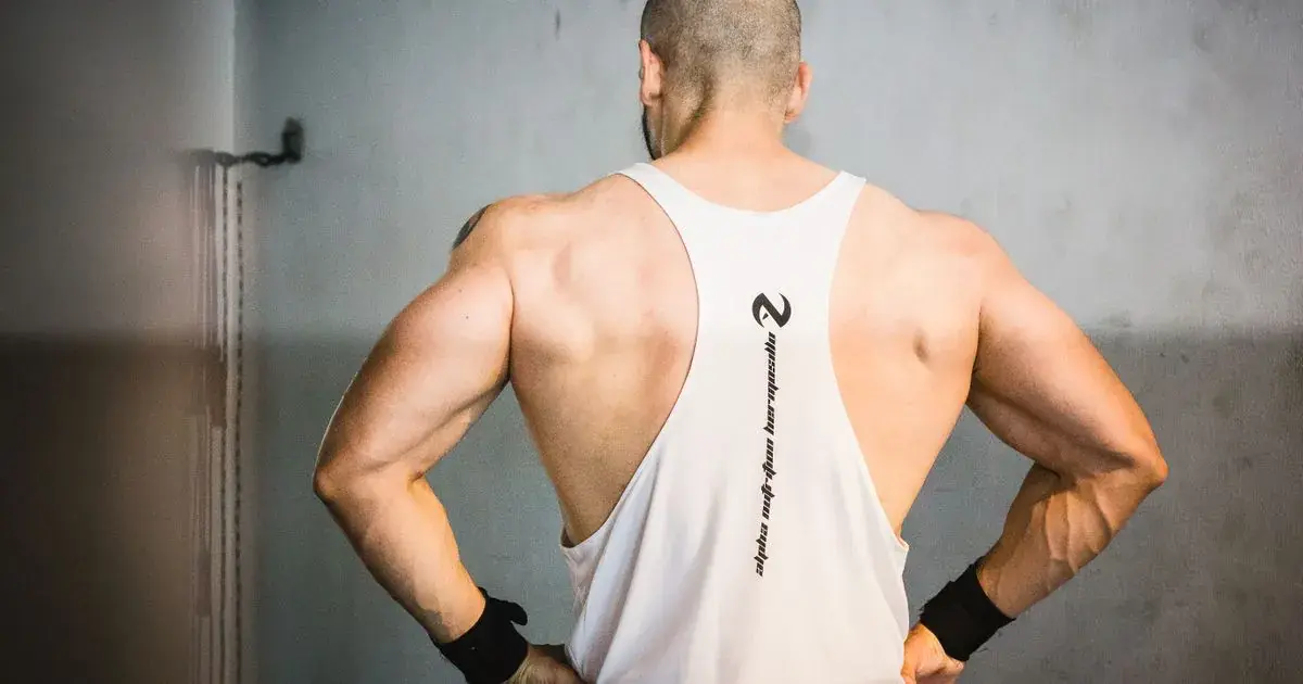 How to Shrug: Form, Muscles Worked and Progression
